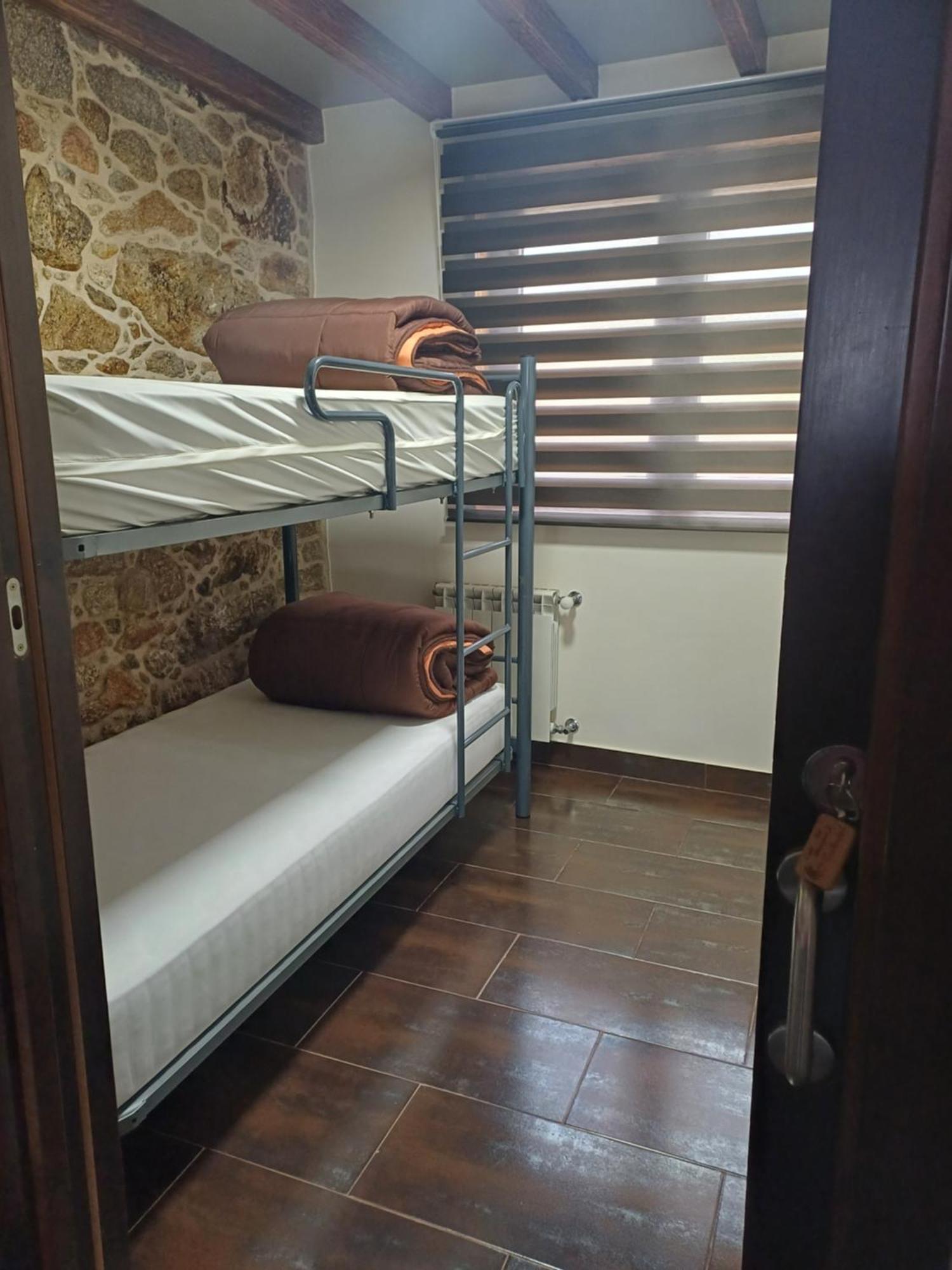 Villastose O Cabanel Albergue-Bar מראה חיצוני תמונה